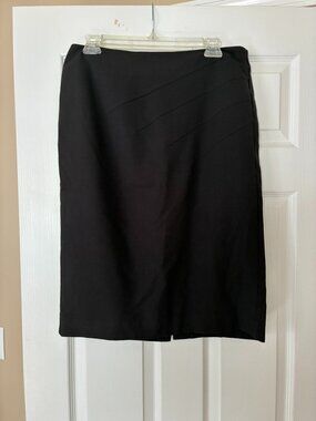 Worthington Size 10 Black Skirt Knee Length